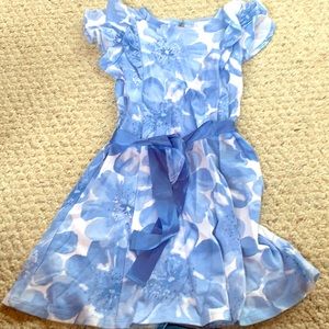 Girls dress